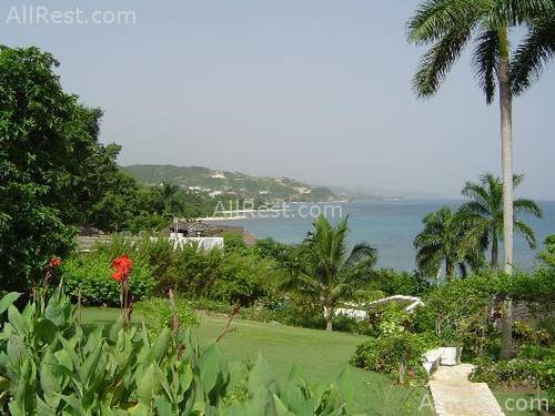 Round Hill Hotel & Villas 98